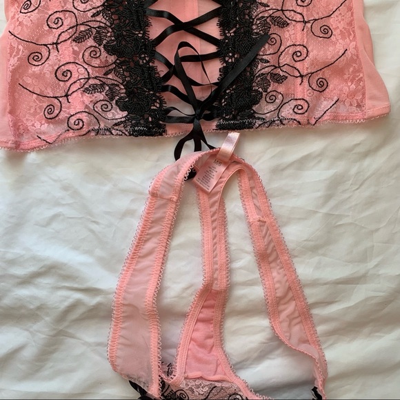 NWOT sophie b. Lace and Mesh Corset and Panty Set - Picture 3 of 4